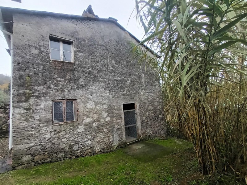 Casa Semi Indipendente in Vendita a Lucca, zona Cappella, 37'000€, 45 m²