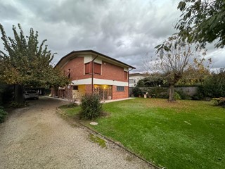 Villa in Vendita a Forte dei Marmi, 975'000€, 195 m², arredato