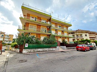 Appartamento in Vendita a Gaeta, zona Serapo, 460'000€, 120 m²