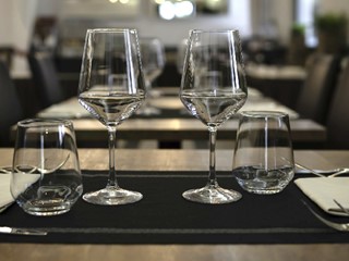 Immobile commerciale in Vendita a Gardone Riviera, 290'000€, 120 m²