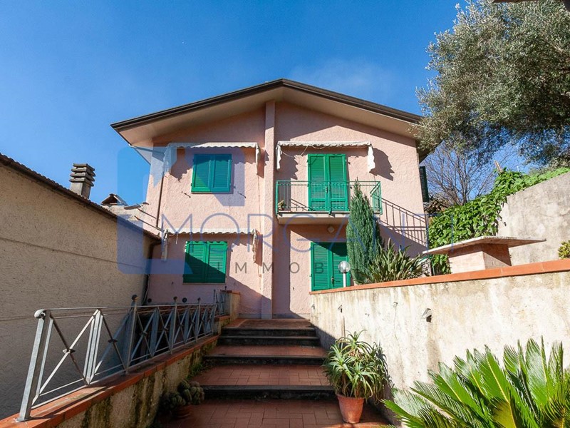 Casa Semi Indipendente in Vendita a Pietrasanta, zona Solaio, 245'000€, 85 m², arredato