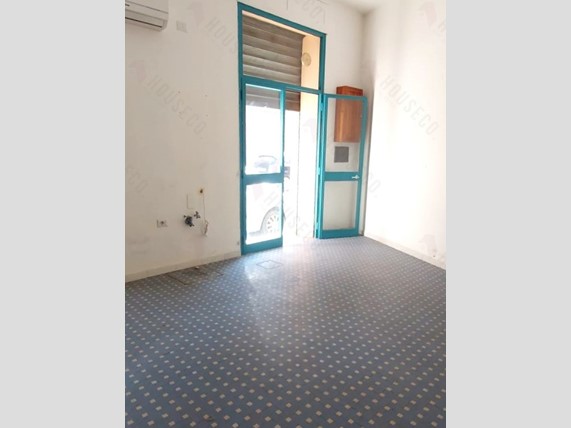 Attività commerciale in Affitto a Quartu Sant'Elena, 350€, 31 m²