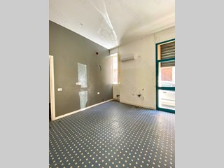 Attività commerciale in Affitto a Quartu Sant'Elena, 350€, 31 m²