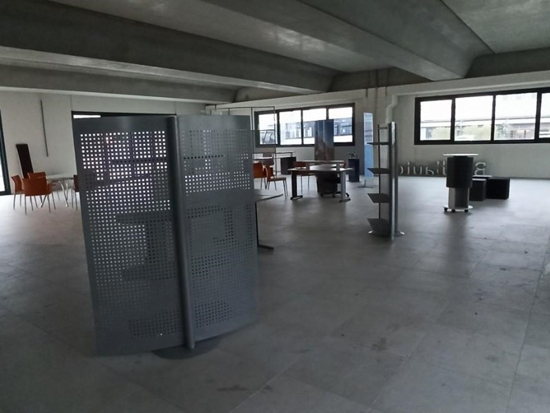 Laboratorio in Affitto a Lucca, zona San Filippo, 4'800€, 300 m²