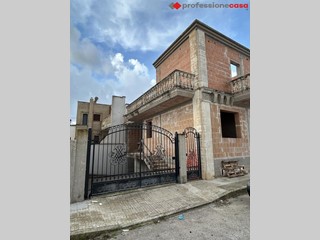 Casa Indipendente in Vendita a Monteiasi, 185'000€, 350 m²