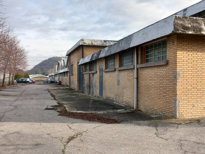 Capannone in Affitto a San Leo, zona Pietracuta, 3'000€, 680 m²