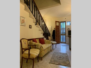 Casa Indipendente in Vendita a Vaiano, 210'000&euro;, 126 m², con Box