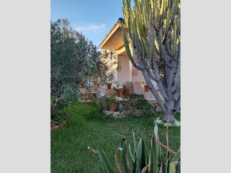 Villa in Vendita a Siracusa, 130'000&euro;, 100 m²