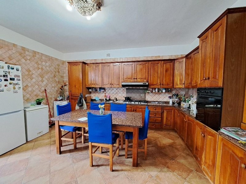 Casa Indipendente in Vendita a Cascina, zona Casciavola, 180'000€, 110 m², con Box