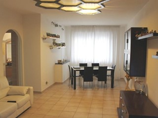 Quadrilocale in Vendita a Carrara, zona Avenza, 160'000€, 85 m²