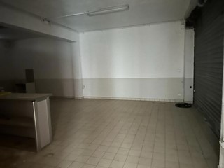 Magazzino in Affitto a San Filippo del Mela, 800€, 197 m²