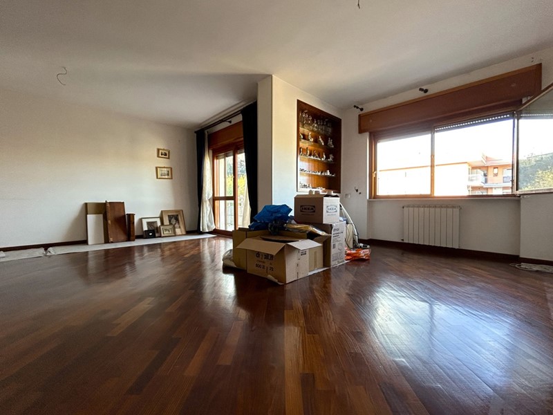 Quadrilocale in Vendita a Napoli, 450'000€, 140 m²