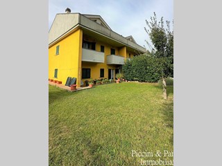 Casa Semi Indipendente in Vendita a Gubbio, zona Mocaiana, 349'000&euro;, 210 m², arredato, con Box