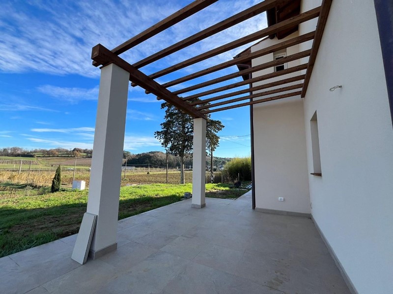 Villa bifamiliare in Vendita a Ponsacco, zona Val di Cava, 540'000€, 182 m²
