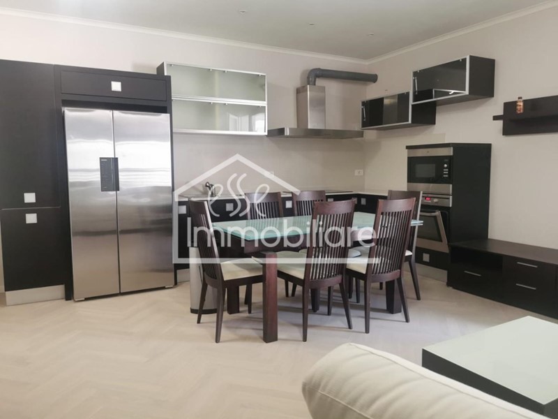 Trilocale in Vendita a Empoli, zona Ponzano, 350'000€, 74 m², arredato, con Box