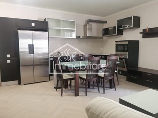 Trilocale in Vendita a Empoli, zona Ponzano, 350'000€, 74 m², arredato, con Box