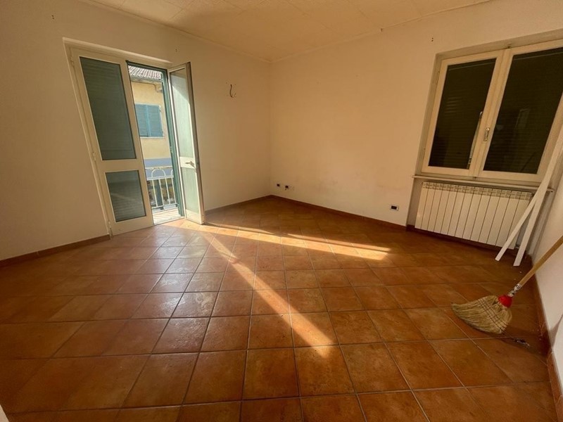 Casa Indipendente in Vendita a Montignoso, 400'000&euro;, 480 m²