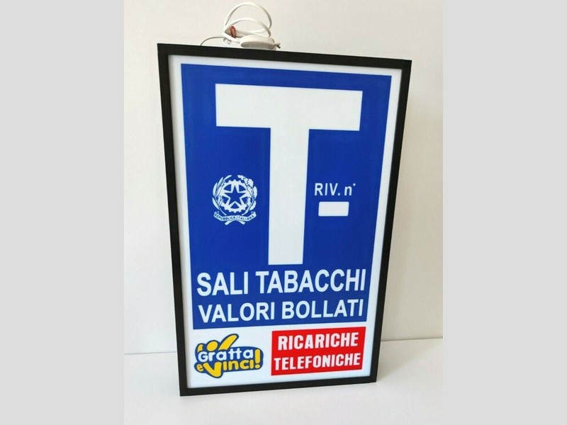 Attività commerciale in Vendita a Pietrasanta, zona pietrasanta, 140'000€, 60 m²