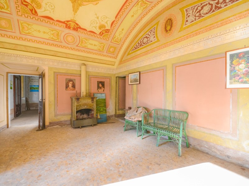 Rustico in Vendita a Calvagese della Riviera, 399'000€, 905 m²