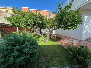 Villa in Vendita a Scalea, 285'000€, 260 m²