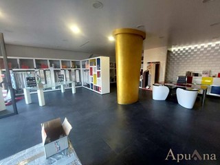 Capannone in Vendita a Massa, 650'000€, 650 m²