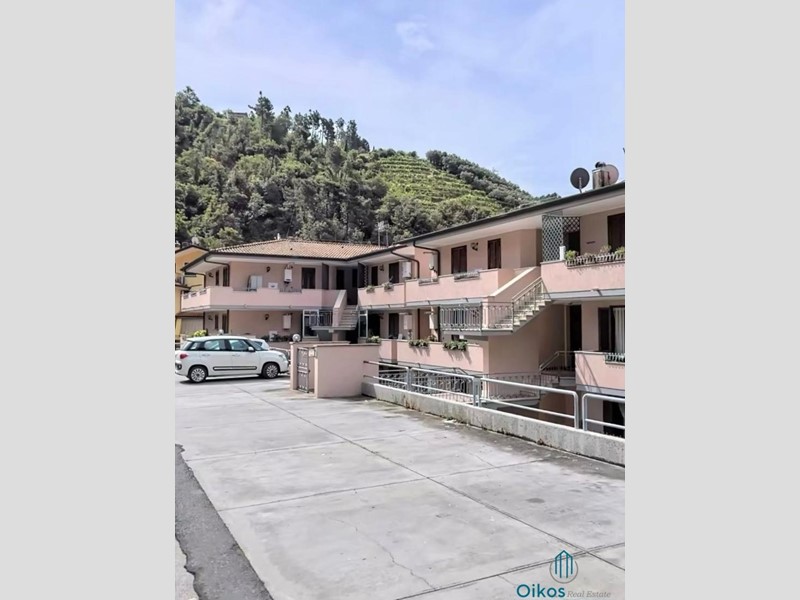 Appartamento in Vendita a Montignoso, zona Capanne, 220'000€, 85 m², arredato, con Box