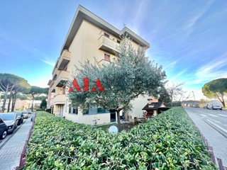 Appartamento in Vendita a Pontedera, 240'000€, 190 m², con Box