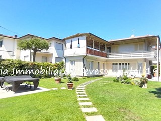 Villa in Affitto a Pietrasanta, zona Fiumetto, 5'000€, 130 m², arredato