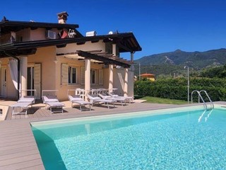 Villa in Affitto a Seravezza, zona Querceta, 10'000€, 235 m², arredato