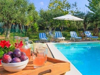 Casale in Affitto a Seravezza, 4'500€, 220 m², arredato, con Box