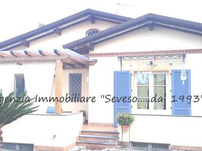 Villa in Affitto a Pietrasanta, 7'000€, 110 m², arredato, con Box