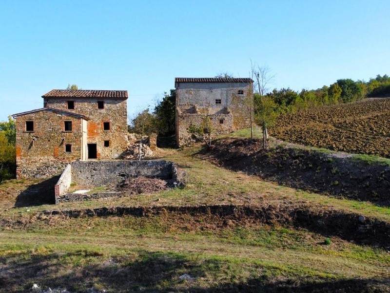 Casale in Vendita a Monte Santa Maria Tiberina, zona Lippiano, 350'000€, 476 m², con Box