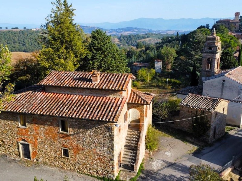 Casa di corte in Vendita a Monte Santa Maria Tiberina, zona Lippiano, 290'000&euro;, 421 m², con Box