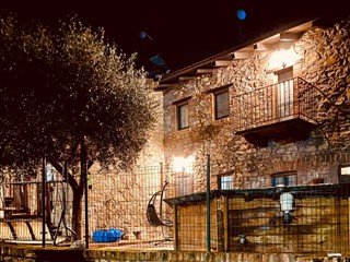 Casale in Vendita a Santa Maria della Versa, 140'000€, 180 m²