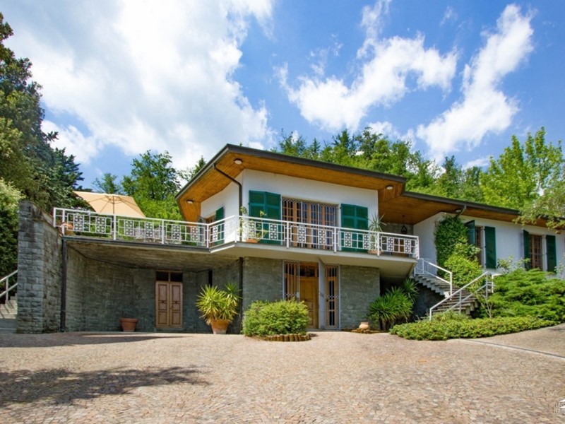 Casa Indipendente in Vendita a Fivizzano, 950'000€, 319 m², con Box