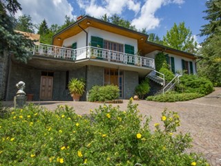 Casa Indipendente in Vendita a Fivizzano, 950'000€, 319 m², con Box