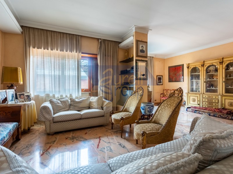 Appartamento in Vendita a Roma, zona San Giovanni, 798'000€, 200 m²