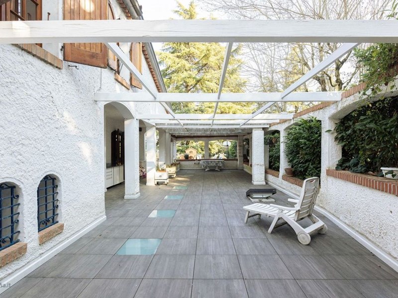 Casa Indipendente in Vendita a Bologna, zona Ponticella di San Lazzaro, 1'250'000€, 420 m²