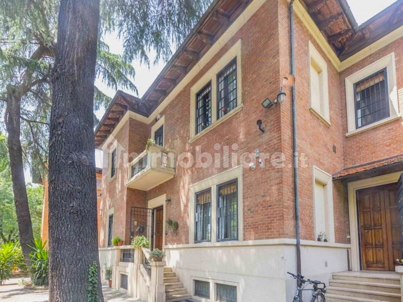 Villa bifamiliare in Vendita a Bologna, zona murri, 2'200'000€, 420 m²