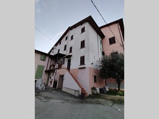 Casa Indipendente in Vendita a Lucca, zona Sant'Angelo In Campo, 120'000€, 70 m², arredato