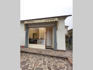 Capannone in Affitto a Capannori, zona San Leonardo In Treponzio, 600€, 30 m²