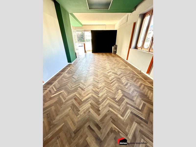 Negozio in Affitto a Cogollo del Cengio, 450€, 60 m²