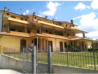 Trilocale in Vendita a Magione, zona MAGIONE, 120'000€, 90 m²