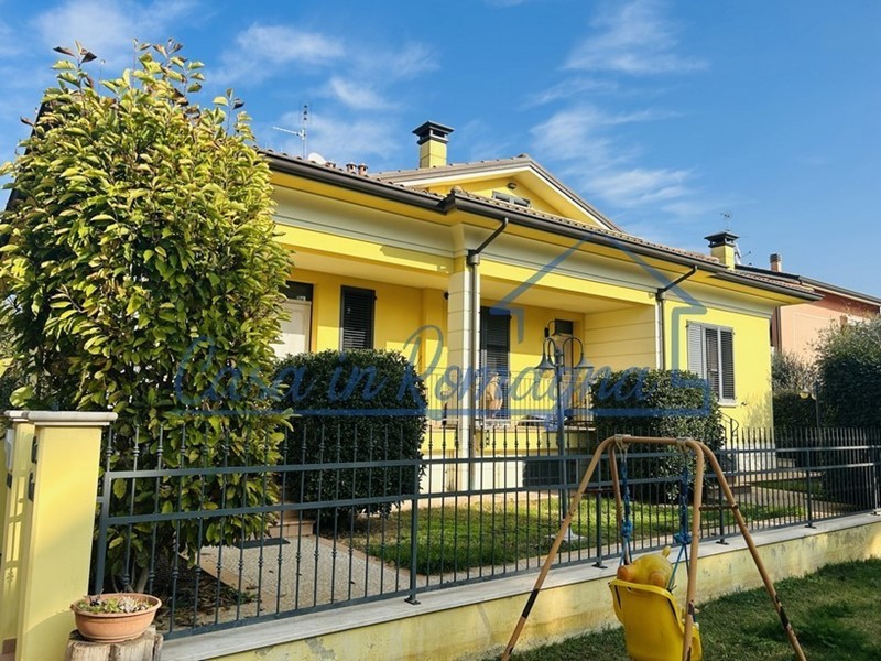 Casa Indipendente in Vendita a Rimini, 650'000€, 389 m², con Box