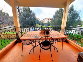 Casa Indipendente in Vendita a Montescudaio, zona fiorino, 630'000€, 220 m², con Box