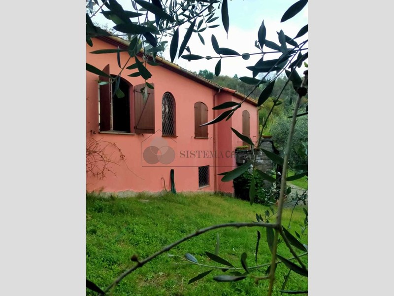 Casa Indipendente in Vendita a Calice al Cornoviglio, 390'000€, 140 m²
