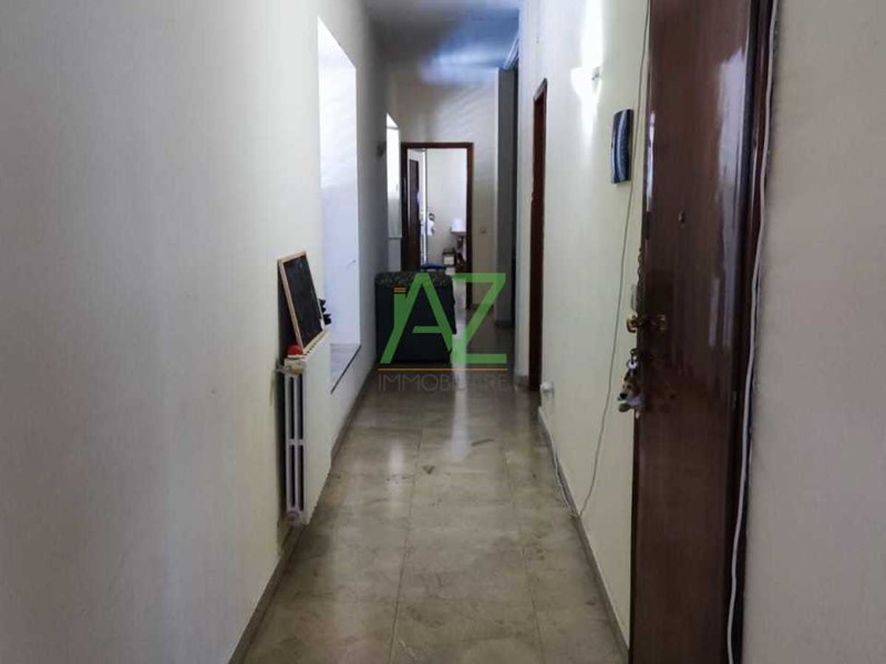 Appartamento in Vendita a Paternò, zona Centro, 120'000€, 160 m²