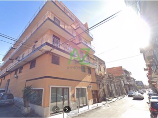 Appartamento in Vendita a Paternò, zona Centro, 120'000€, 160 m²