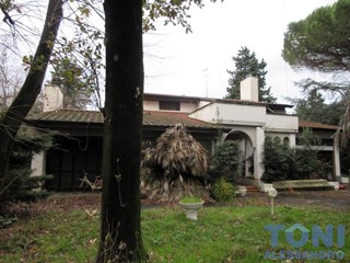 Villa in Vendita a Empoli, 1'500'000€, 500 m², con Box