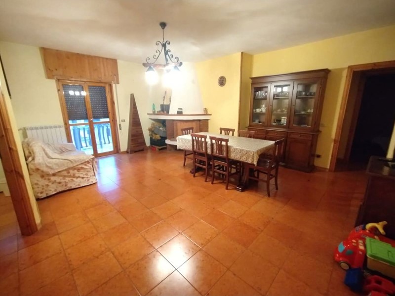 Appartamento in Vendita a Tagliacozzo, 65'000€, 110 m²